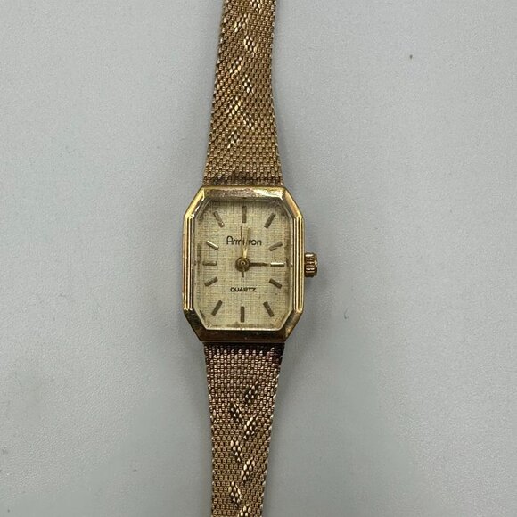 Vintage Armition Watch Women Gold Tone Textured Print Band New Battery 8 Inch - Picture 3 of 16
